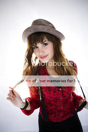 2492450864_7081f3056d.jpg Demi Lovato image by IzzahA_1804